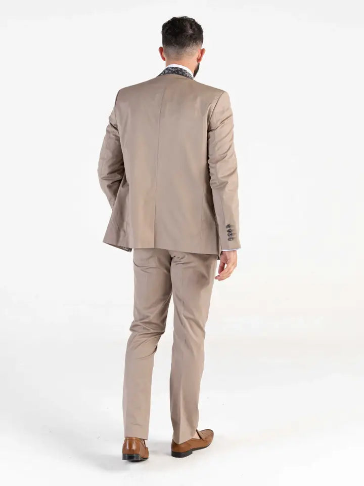 Classic - Beige Tuxedo